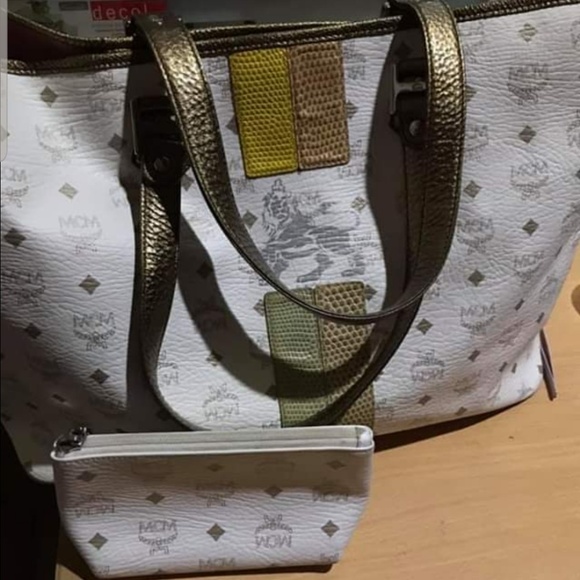 PRELOVED AUTHENTIC MCM PURSE - Picture 2 of 10